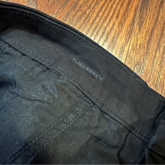 American Eagle Black Skinnys - Picture 3 of 4